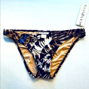 Cyn & Luca large bikini bottom. NWT and hygienic panty liner. Never worn.